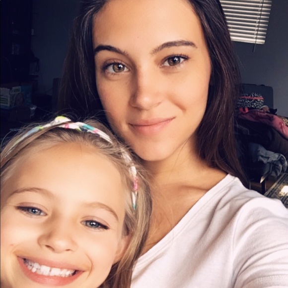 Meet your Posher, Maria - Picture 1 of 1